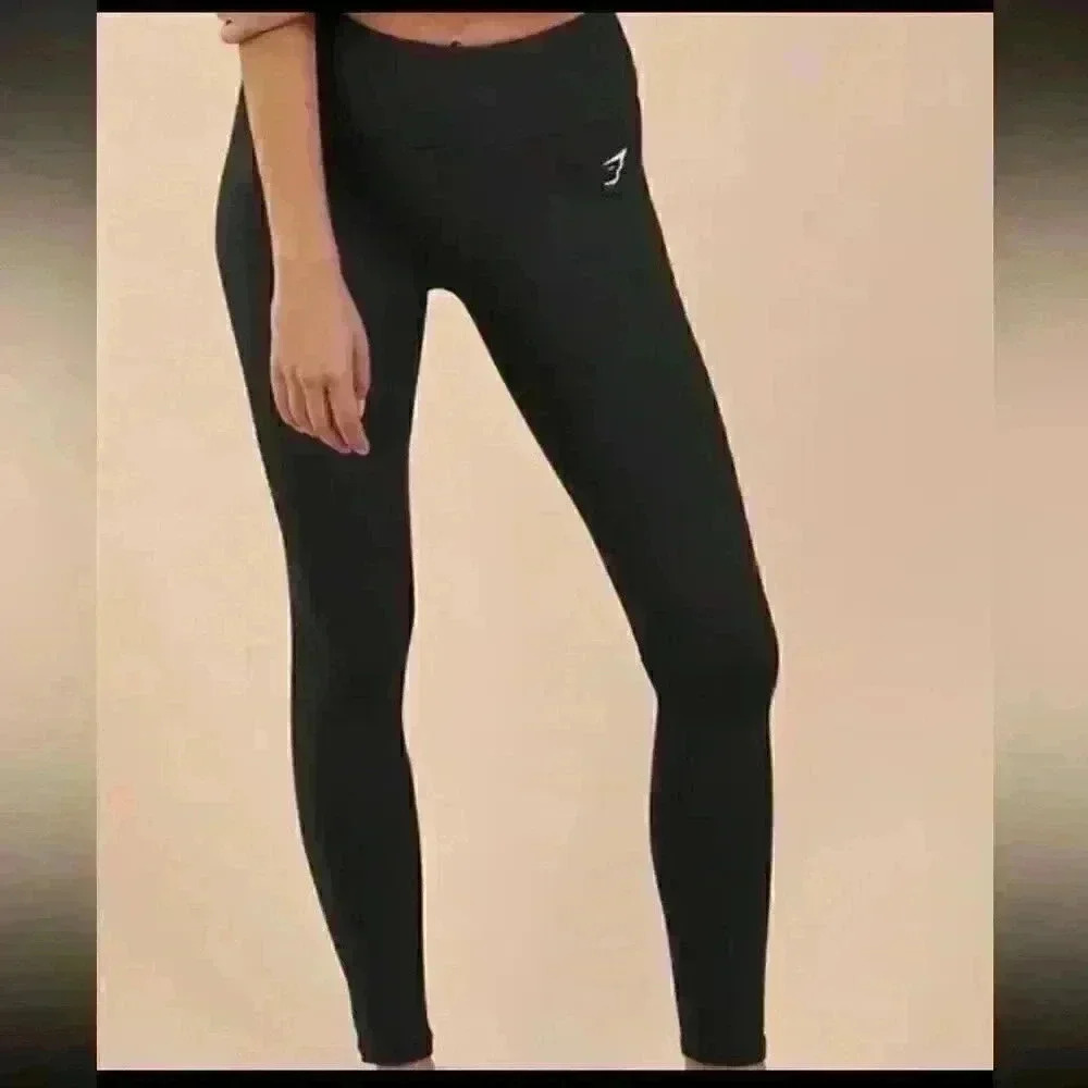 NWT GYMSHARK full length dreamy leggings in olive green Sz M